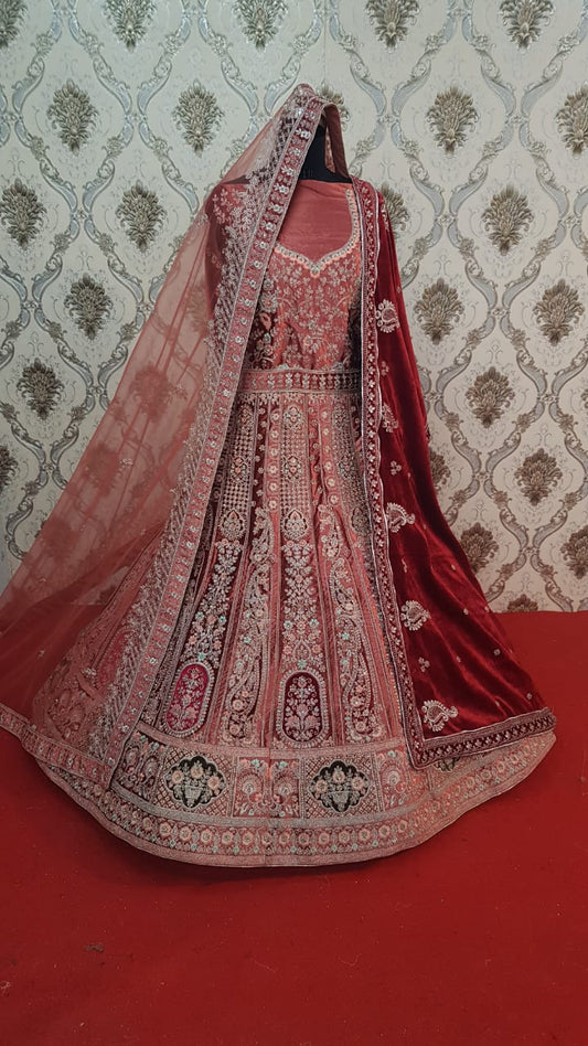 सुरुचिपूर्ण जंग गुलाबी आड़ू Lehenga