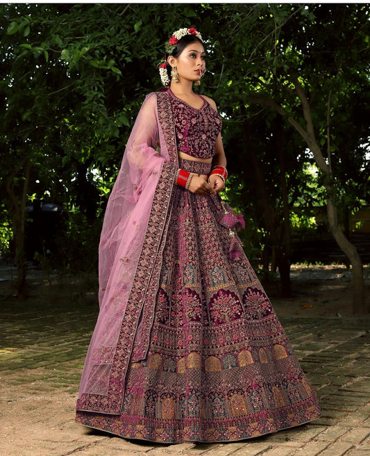 कुछ अलग बैंगनी दुल्हन Lehenga