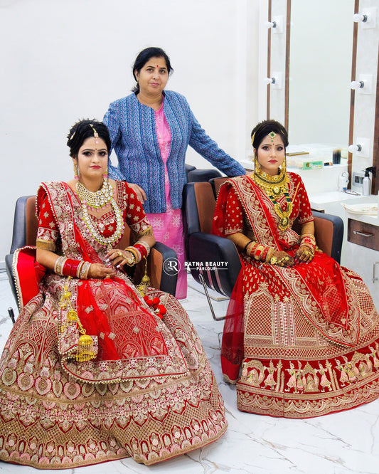 Cliente satisfecho Khidki Red Bridal Lehenga