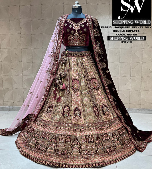 Fantástica lehenga nupcial en color granate, rosa melocotón