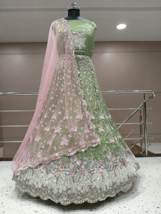 Lehenga de diseñador de estilo juvenil y verde