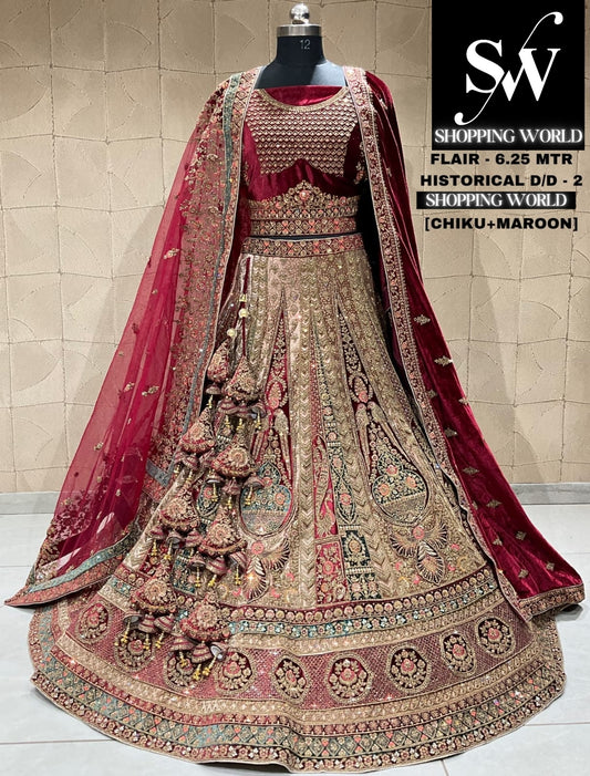 Deliciosa lehenga nupcial de pavo real color granate de Chiku