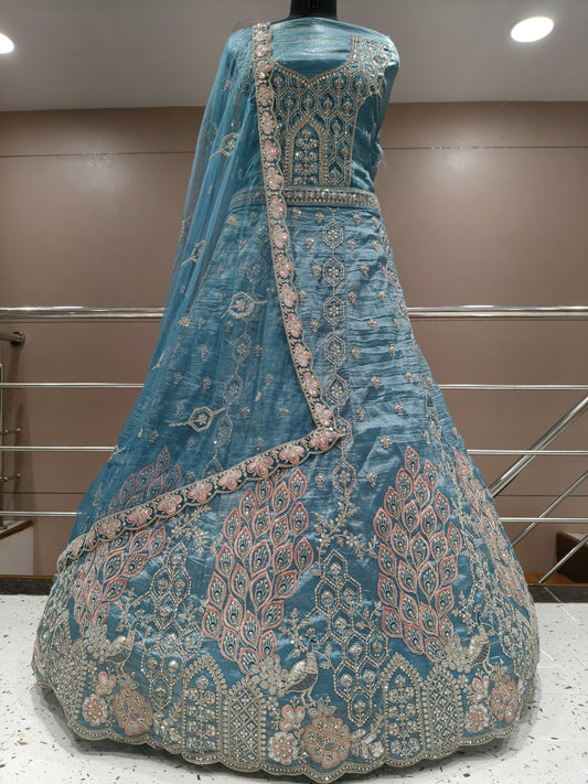 Impresionante lehenga de pavo real azul cielo