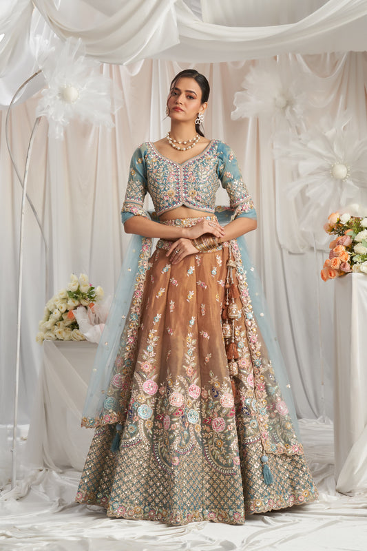 Hermosa lehenga de niña color melocotón