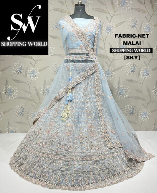 Lehenga azul cielo llamativa