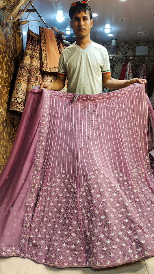 Compras en Lehenga de secuencia rosa en el mundo