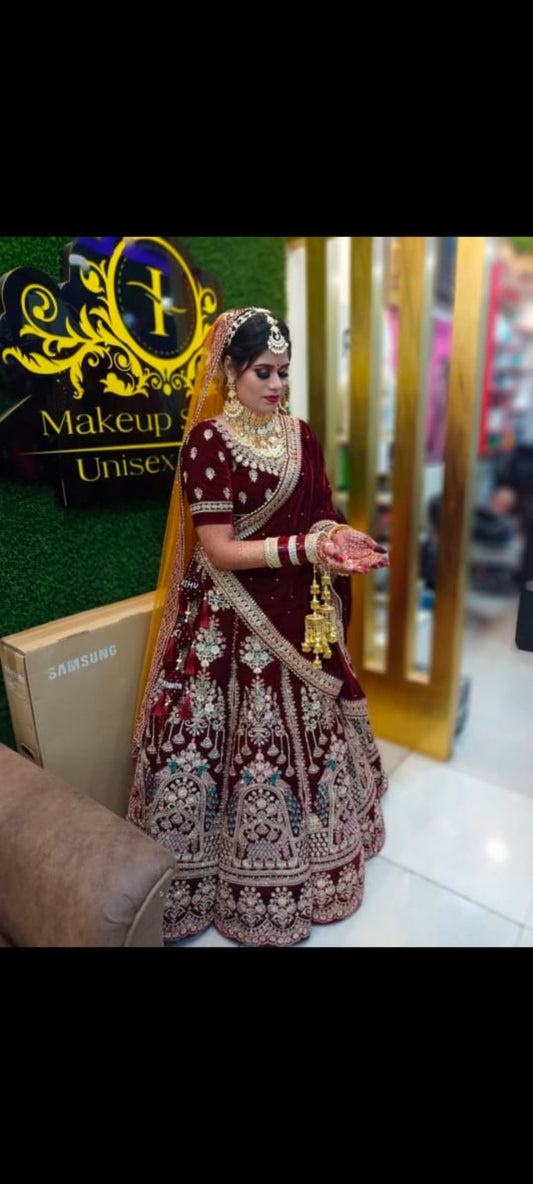 Lehenga de pavo real para clientes satisfechos