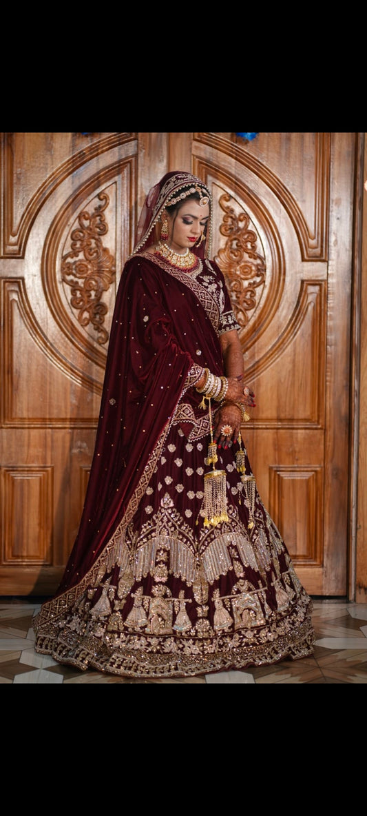 Doli barat Lehenga cliente feliz